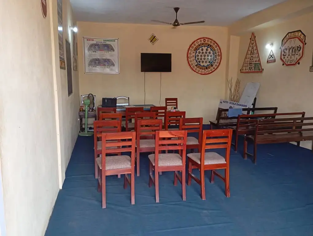 Salle de cours de code de la route de l'auto-école Damaris