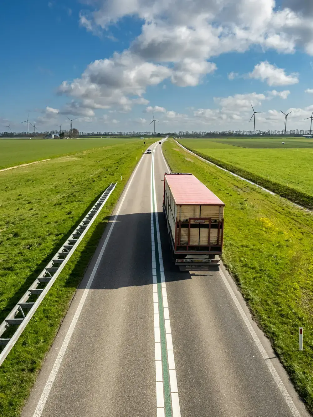 Poids lourd de transport de marchandises sur la route